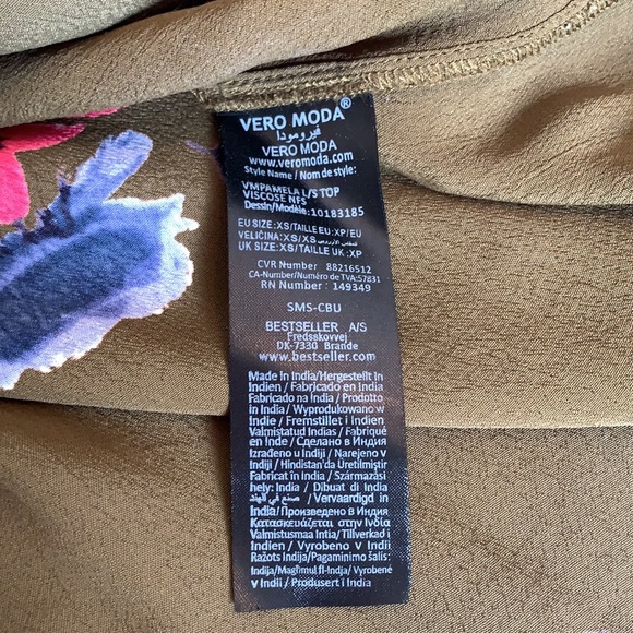 Vero Moda blouse with bell sleeves XS - Picture 7 of 8